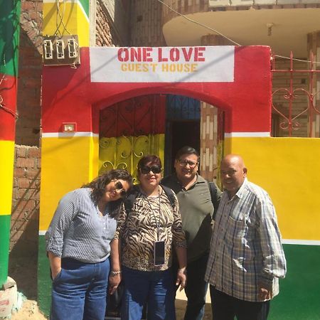 One Love Guesthouse & Restaurant ルクソール エクステリア 写真