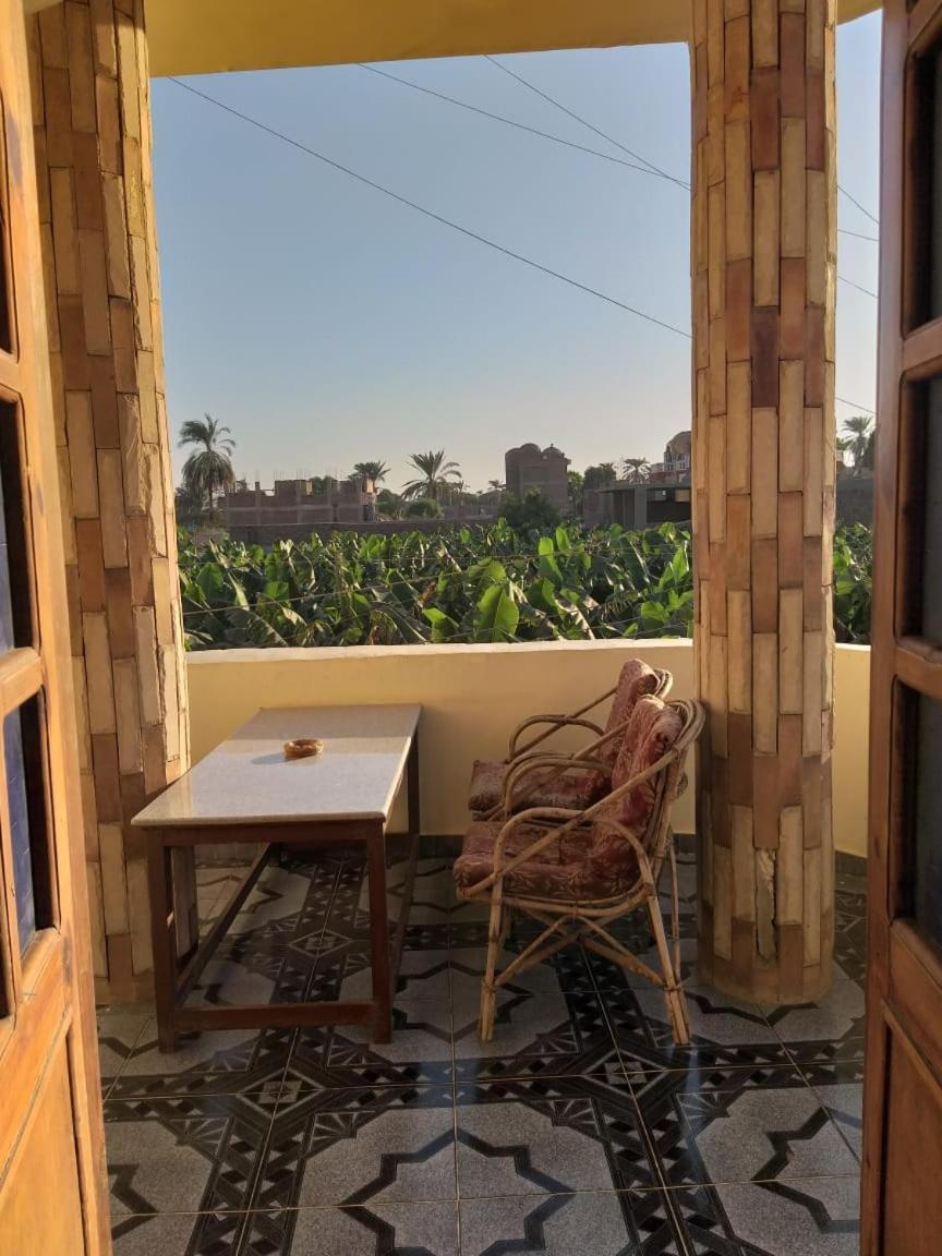 One Love Guesthouse & Restaurant ルクソール エクステリア 写真
