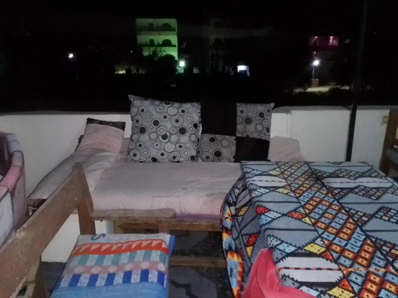One Love Guesthouse & Restaurant ルクソール エクステリア 写真