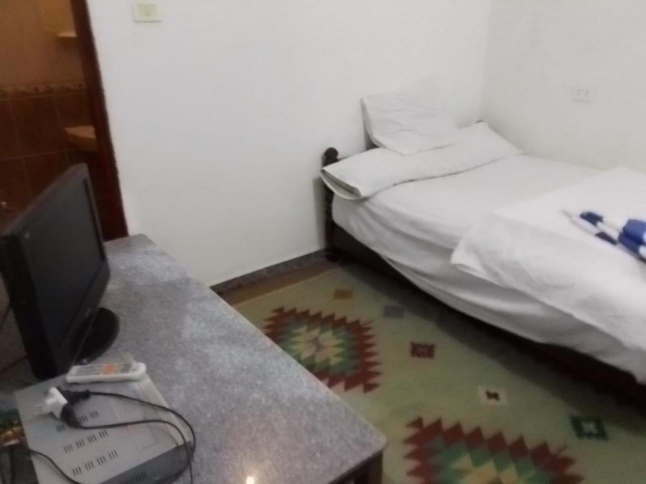 One Love Guesthouse & Restaurant ルクソール エクステリア 写真