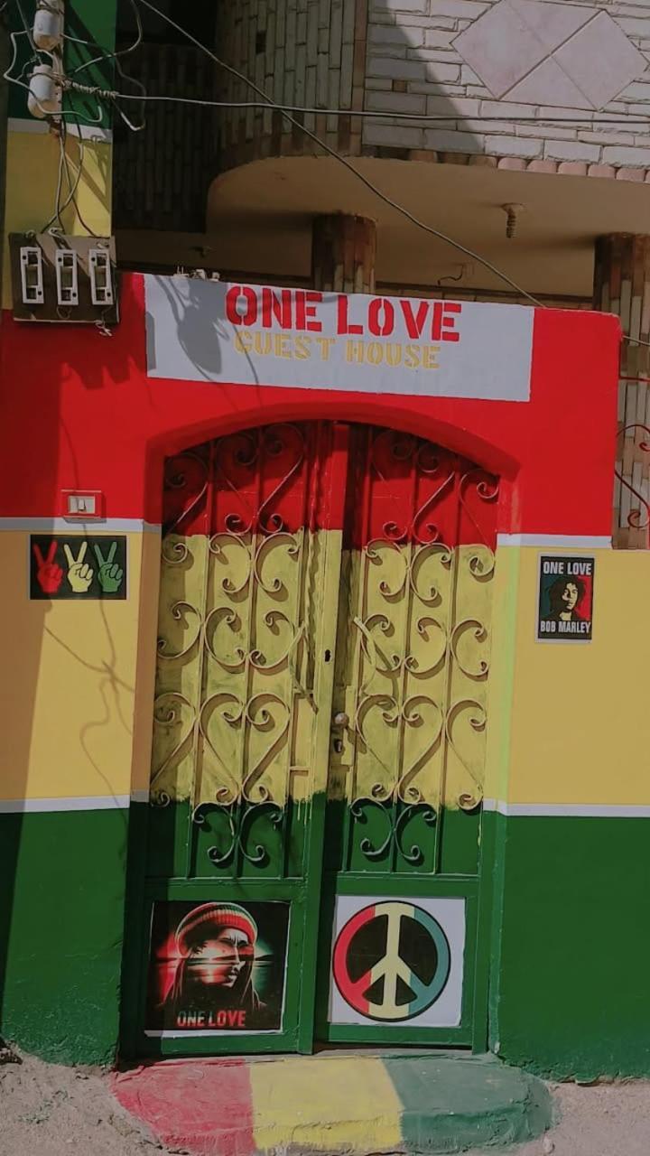 One Love Guesthouse & Restaurant ルクソール エクステリア 写真